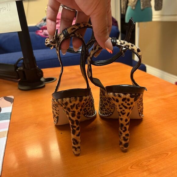 Gianni Bini Pumps Renatay Leopard Calf Hair Studded Ankle Strap Heels Size 8.5M - Picture 9 of 11